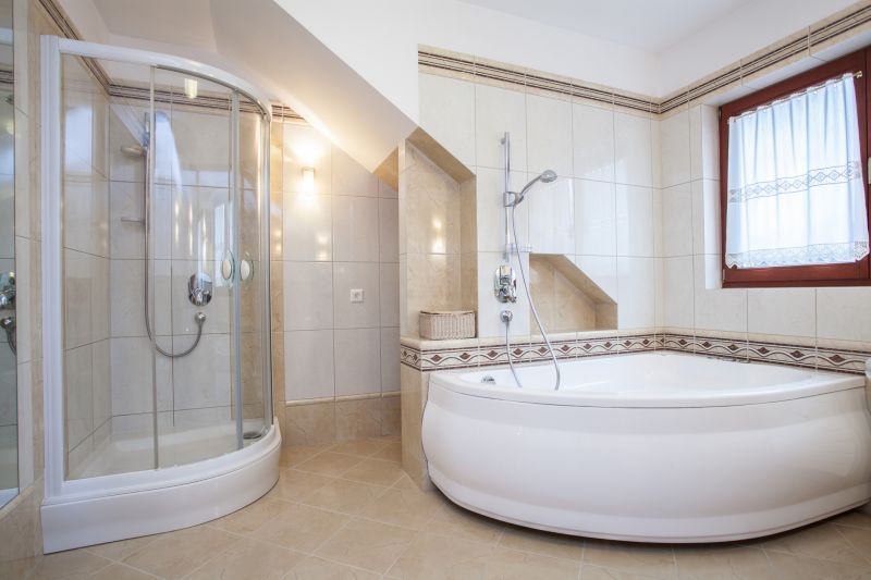 Spacious Tub Area